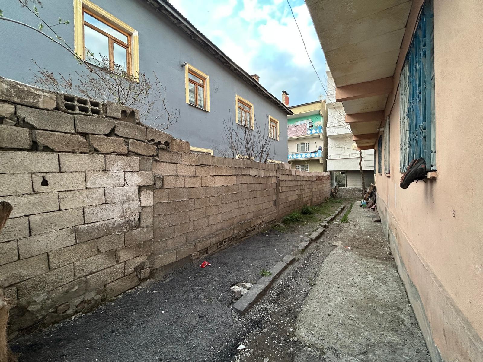 ŞÜKRÜPAŞA'DA SAILIK BİNA